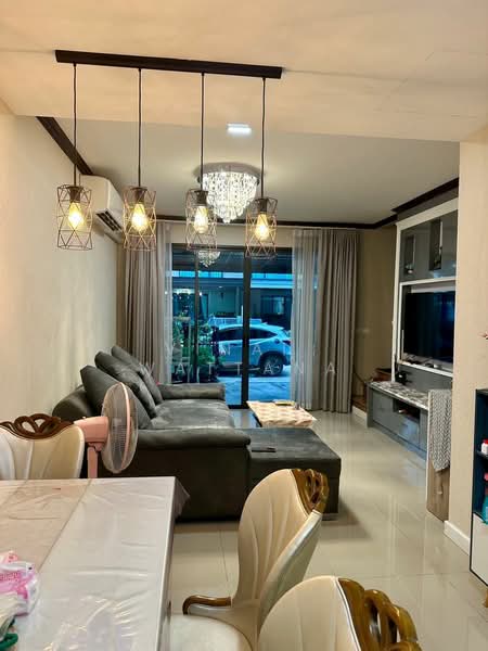 Patio Ramkhamhaeng-Wongwaen, Bangkok, Soi Kheha Rom Klao 64, Khlong Song Ton Nun, Lat Krabang, Bangkok, 3 Bedrooms, 143 sqm, Townhouse For Sale, by Vinai  Wattana, 500204952 - DDproperty.com