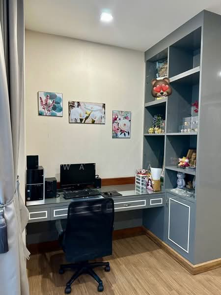 Patio Ramkhamhaeng-Wongwaen, Bangkok, Soi Kheha Rom Klao 64, Khlong Song Ton Nun, Lat Krabang, Bangkok, 3 Bedrooms, 143 sqm, Townhouse For Sale, by Vinai  Wattana, 500204952 - DDproperty.com