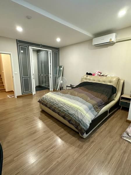 Patio Ramkhamhaeng-Wongwaen, Bangkok, Soi Kheha Rom Klao 64, Khlong Song Ton Nun, Lat Krabang, Bangkok, 3 Bedrooms, 143 sqm, Townhouse For Sale, by Vinai  Wattana, 500204952 - DDproperty.com