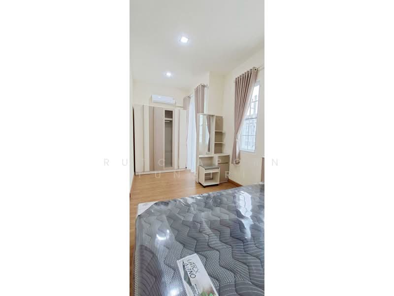 ทาวน์เฮ้าส์ในโครงการ ให้เช่า – ใกล้มีโชคพลาซ่า เพียง 5 นาที ค่าเช่า 22,000 บาท / เดือน No.5H641, Chiang Mai, San Phi Sua, Muang Chiang Mai, Chiang Mai, 3 Bedrooms, 110 sqm, Townhouse For Rent, by Rutchaporn Tunsiri, 500204959 - DDproperty.com