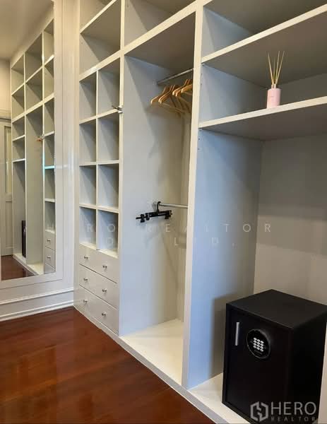 For Rent 5 Bedroom Detached House with Private Pool in Thonglor Watthana, Bangkok HRE00459, Bangkok, Phra Kanong Nua, Watthana, Bangkok, 5 Bedrooms, 500 sqm, Single Detached House For Rent, by Hero Realtor Co., Ltd., 500204974 - DDproperty.com