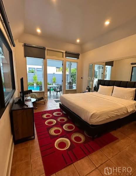 For Rent 5 Bedroom Detached House with Private Pool in Thonglor Watthana, Bangkok HRE00459, Bangkok, Phra Kanong Nua, Watthana, Bangkok, 5 Bedrooms, 500 sqm, Single Detached House For Rent, by Hero Realtor Co., Ltd., 500204974 - DDproperty.com