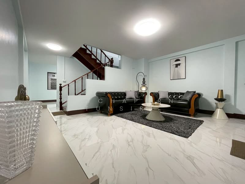 ให้เช่า - ทาวน์เฮ้าส์ให้เช่า – ใกล้โรงเรียนช่องฟ้าซินเซิง เพียง 5 นาที ค่าเช่า 13,000 บาท / เดือน No.15H841, เชียงใหม่