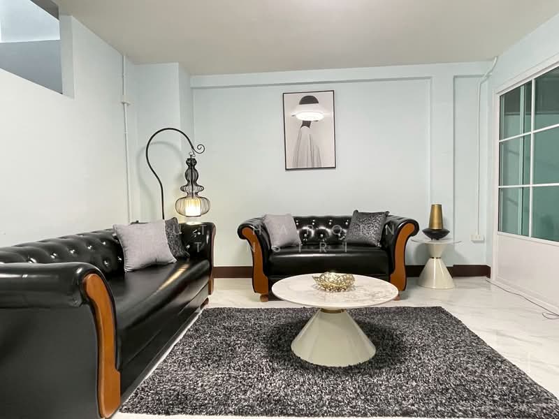 ให้เช่า - ทาวน์เฮ้าส์ให้เช่า – ใกล้โรงเรียนช่องฟ้าซินเซิง เพียง 5 นาที ค่าเช่า 13,000 บาท / เดือน No.15H841, เชียงใหม่