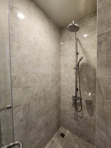 Noble Around Sukhumvit 33, Bangkok, 17 Soi Sukhumvit 33, Khlong Tan Nua, Watthana, Bangkok, 2 Bedrooms, 61 sqm, Condo For Rent, by Ploypatcha Chomchid, 500205081 - DDproperty.com