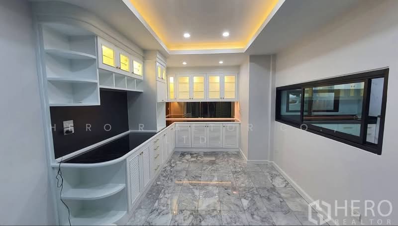 For Rent 5 Bedroom Detached House in Chok Chai 4 Lat Phrao Bangkok HRE00455, กรุงเทพ, ลาดพร้าว, ลาดพร้าว, กรุงเทพ, 350 ตร.ม., บ้านเดี่ยว ให้เช่า, โดย Hero Realtor Co., Ltd., 500205162 - DDproperty.com