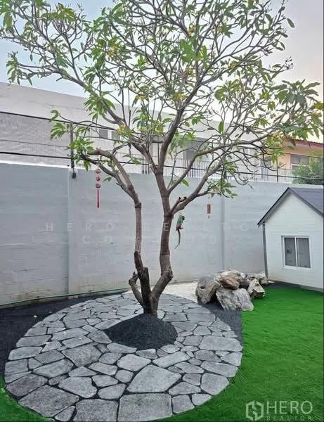 For Rent 5 Bedroom Detached House in Chok Chai 4 Lat Phrao Bangkok HRE00455, Bangkok, Lat Phrao, Lat Phrao, Bangkok, 5 Bedrooms, 350 sqm, Single Detached House For Rent, by Hero Realtor Co., Ltd., 500205162 - DDproperty.com