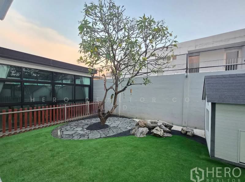 For Rent 5 Bedroom Detached House in Chok Chai 4 Lat Phrao Bangkok HRE00455, กรุงเทพ, ลาดพร้าว, ลาดพร้าว, กรุงเทพ, 350 ตร.ม., บ้านเดี่ยว ให้เช่า, โดย Hero Realtor Co., Ltd., 500205162 - DDproperty.com