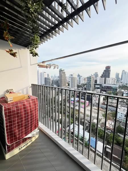 XT Ekkamai, Bangkok, 259 Soi Sukhumvit 63, Khlong Tan Nua, Watthana, Bangkok, 1 Bedroom, 30 sqm, Condo For Rent, by Sirinan Ruangchoti, 500205178 - DDproperty.com