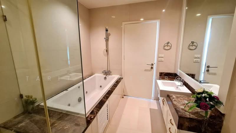 Piyathip Place, Bangkok, 24 Soi Prommitr, Khlong Tan Nua, Watthana, Bangkok, 4 Bedrooms, 572 sqm, Apartment For Rent, by Tarit Chinsomboon, 500205224 - DDproperty.com