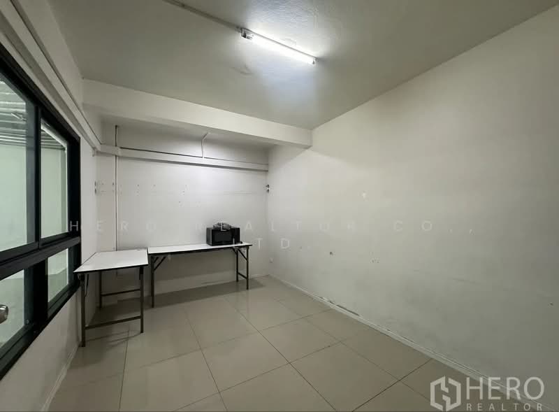 For Rent Home Office Phra Khanong BTS On Nut Bangkok HRE00454, Bangkok, Phra Kanong, Khlong Toei, Bangkok, , 350 sqm, Shophouse For Rent, by Hero Realtor Co., Ltd., 500205275 - DDproperty.com