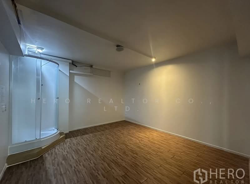 For Rent Home Office Phra Khanong BTS On Nut Bangkok HRE00454, Bangkok, Phra Kanong, Khlong Toei, Bangkok, , 350 sqm, Shophouse For Rent, by Hero Realtor Co., Ltd., 500205275 - DDproperty.com
