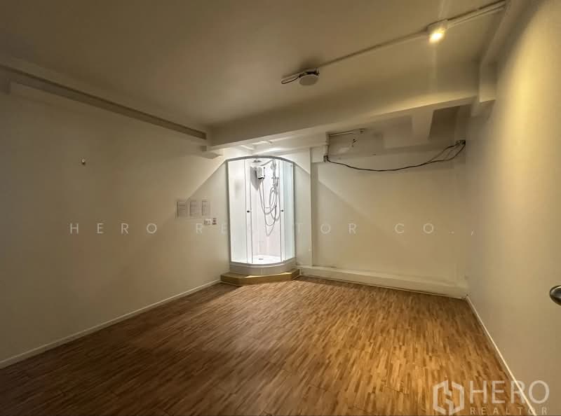 For Rent Home Office Phra Khanong BTS On Nut Bangkok HRE00454, กรุงเทพ, พระโขนง, คลองเตย, กรุงเทพ, 350 ตร.ม., ตึกแถว-อาคารพาณิชย์ ให้เช่า, โดย Hero Realtor Co., Ltd., 500205275 - DDproperty.com