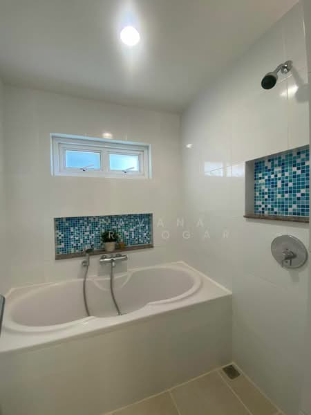 Residence Sukhumvit 52, Bangkok, Soi SuKhumvit 52, Bang Chak, Phra Khanong, Bangkok, 3 Bedrooms, 99 sqm, Condo For Rent, by Pavana Sirikogar, 500205285 - DDproperty.com