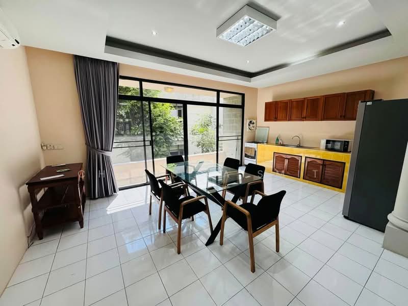 Moo Baan Chicha Castle, Bangkok, Sukhumvit 31, Khlongtoei Nua, Watthana, Bangkok, 4 Bedrooms, 350 sqm, Townhouse For Rent, by Chavis Laismit, 500205312 - DDproperty.com