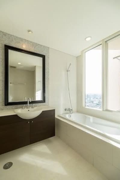 Watermark Chaophraya, Bangkok, Soi Charoennakorn 39-41, Charoennakorn Road, Bang Lam Phu Lang, Khlong San, Bangkok, 3 Bedrooms, 225 sqm, Condo For Sale, by Chavis Laismit, 500205318 - DDproperty.com