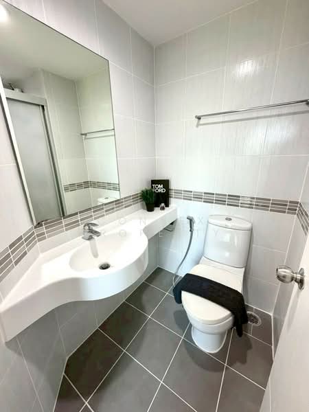 Lumpini Park Rama 9-Ratchada, Bangkok, 888 Chaturathit Road, Bang Kapi, Huai Khwang, Bangkok, 1 Bedroom, 26 sqm, Condo For Sale, by Connex Property, 500205390 - DDproperty.com