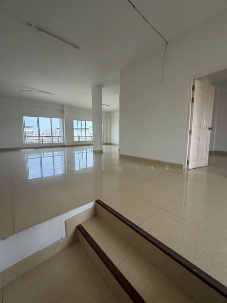 ขายอาคารพาณิชย์ 2 คูหา 3 ชั้น พร้อมชั้นลอย ทำเลดี ใกล้ตลาดไท อ.คลองหลวง จ.ปทุมธานี, Pathum Thani, Khlong Nung, Khlong Luang, Pathum Thani, , 200 sqm, Shophouse For Sale, by คุณ วิญากร, 500205397 - DDproperty.com