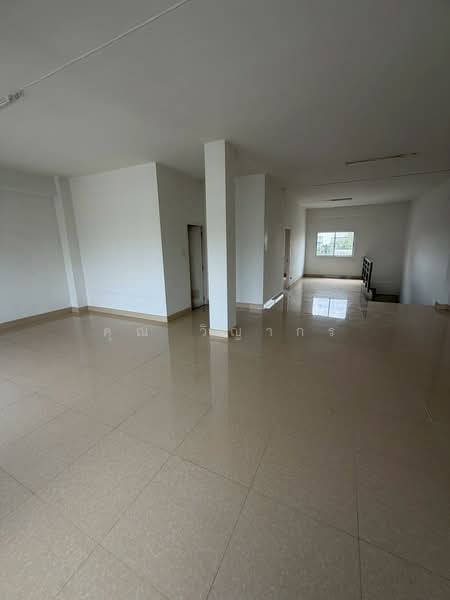 ขายอาคารพาณิชย์ 2 คูหา 3 ชั้น พร้อมชั้นลอย ทำเลดี ใกล้ตลาดไท อ.คลองหลวง จ.ปทุมธานี, Pathum Thani, Khlong Nung, Khlong Luang, Pathum Thani, , 200 sqm, Shophouse For Sale, by คุณ วิญากร, 500205397 - DDproperty.com