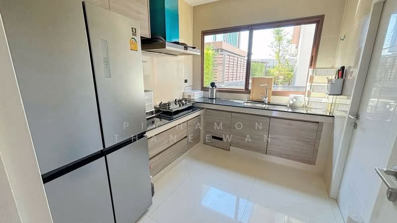 Burasiri Krungthep Kreetha, Bangkok, 95 Soi Pracha Ruam Chai, Hua Mak, Bang Kapi, Bangkok, 4 Bedrooms, 300 sqm, Single Detached House For Rent, by Phacharakorn Anusiri, 500205403 - DDproperty.com