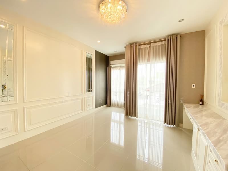 ทาวน์โฮมห้วยขวาง กรุงเทพมหานคร, Bangkok, Samsen Nok, Huai Khwang, Bangkok, 3 Bedrooms, 100 sqm, Townhouse For Sale, by The Best Property เอ็มมี่, 500205448 - DDproperty.com