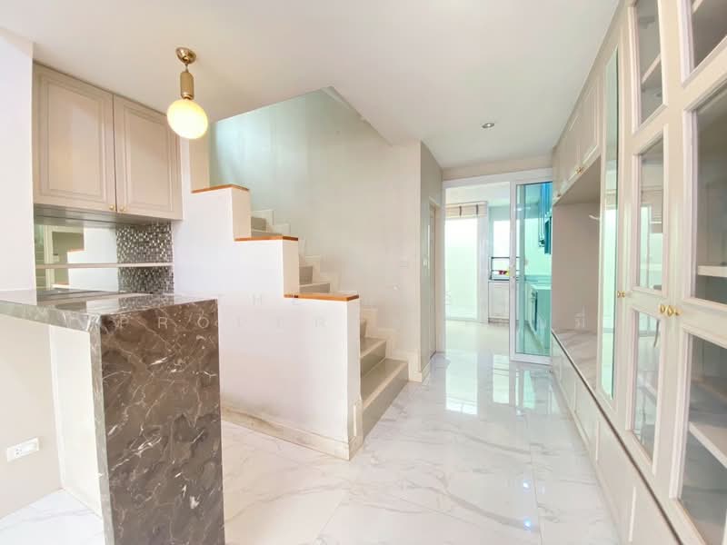 ทาวน์โฮมห้วยขวาง กรุงเทพมหานคร, Bangkok, Samsen Nok, Huai Khwang, Bangkok, 3 Bedrooms, 100 sqm, Townhouse For Sale, by The Best Property เอ็มมี่, 500205448 - DDproperty.com