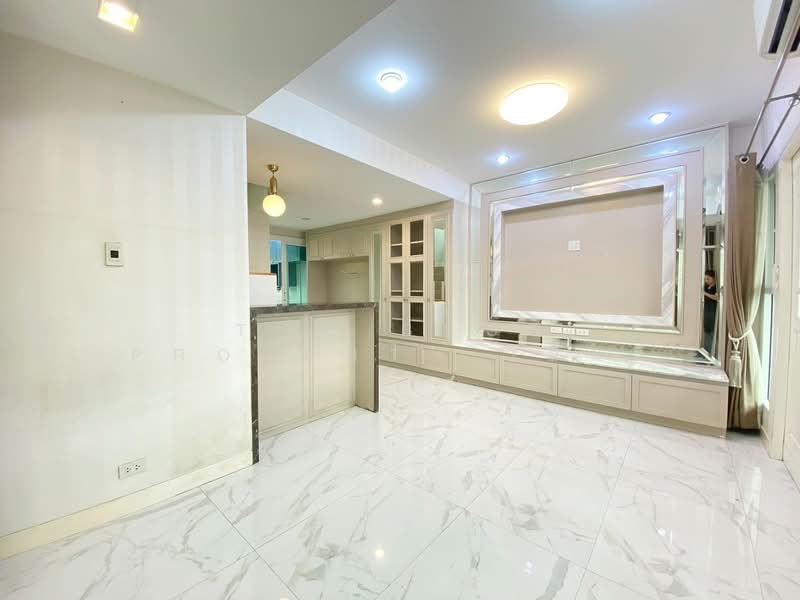 ทาวน์โฮมห้วยขวาง กรุงเทพมหานคร, Bangkok, Samsen Nok, Huai Khwang, Bangkok, 3 Bedrooms, 100 sqm, Townhouse For Sale, by The Best Property เอ็มมี่, 500205448 - DDproperty.com