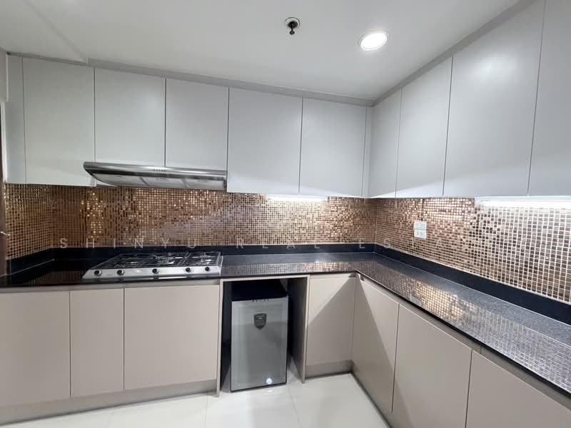 G.P. Grande Tower, Bangkok, 55 Sukhumvit 23, Khlongtoei Nua, Watthana, Bangkok, 3 Bedrooms, 260 sqm, Condo For Rent, by Shinyu Real Estate, 500205450 - DDproperty.com