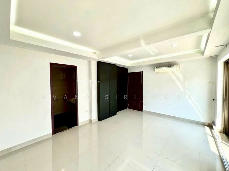 3-BR Townhouse, Bangkok, Khlong Tan Nua, Watthana, Bangkok, 3 Bedrooms, 240 sqm, Townhouse For Rent, by Pavana Sirikogar, 500205468 - DDproperty.com