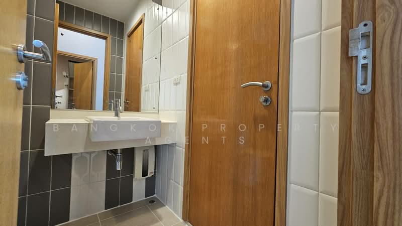 Circle Condominium, Bangkok, 1674 Soi Petchaburi 36 Petchaburi Road, Makkasan, Ratchathewi, Bangkok, 3 Bedrooms, 176 sqm, Condo For Rent, by BANGKOK PROPERTY AGENTS, 500205473 - DDproperty.com