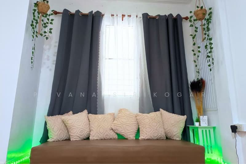 4-BR House, Bangkok, Huai Khwang, Huai Khwang, Bangkok, 4 Bedrooms, 600 sqm, Single Detached House For Rent, by Pavana Sirikogar, 500205487 - DDproperty.com