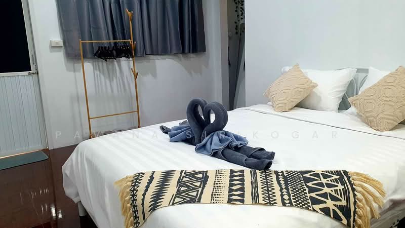 4-BR House, Bangkok, Huai Khwang, Huai Khwang, Bangkok, 4 Bedrooms, 600 sqm, Single Detached House For Rent, by Pavana Sirikogar, 500205487 - DDproperty.com