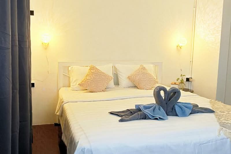 4-BR House, Bangkok, Huai Khwang, Huai Khwang, Bangkok, 4 Bedrooms, 600 sqm, Single Detached House For Rent, by Pavana Sirikogar, 500205487 - DDproperty.com