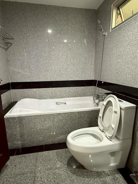 Grand Langsuan, Bangkok, Soi Lang Suan ,Ploenchit Road, Lumphini, Pathum Wan, Bangkok, 3 Bedrooms, 150 sqm, Condo For Rent, by Chotika   Rakrungrueang, 500205492 - DDproperty.com