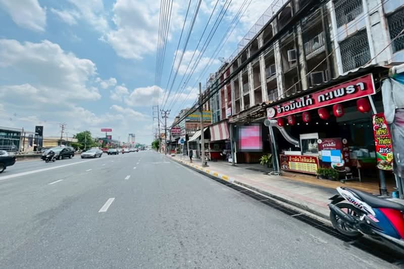 For Sale - ขายอาคารพาณิชย์ 4.5 ชั้น ถนนงามวงศ์วาน หลักสี่ กรุงเทพ, Bangkok