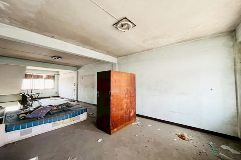 For Sale - ขายอาคารพาณิชย์ 4.5 ชั้น ถนนงามวงศ์วาน หลักสี่ กรุงเทพ, Bangkok