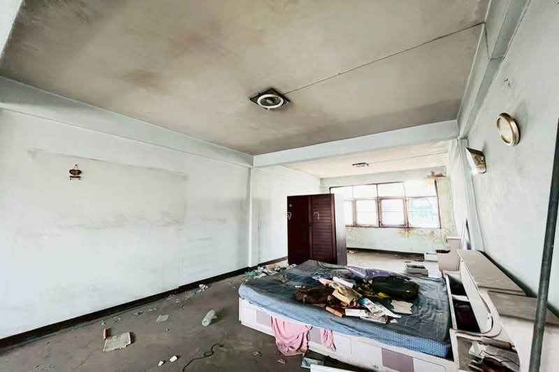 For Sale - ขายอาคารพาณิชย์ 4.5 ชั้น ถนนงามวงศ์วาน หลักสี่ กรุงเทพ, Bangkok