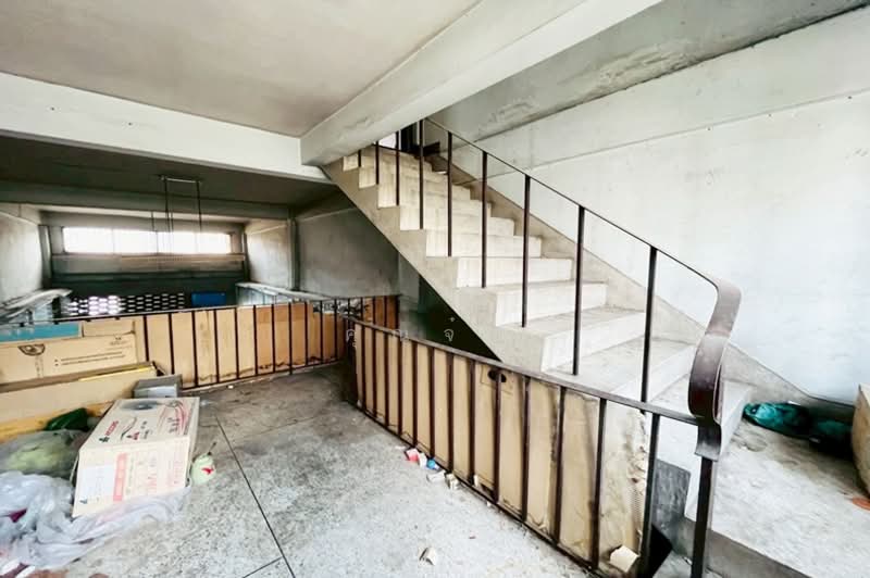 For Sale - ขายอาคารพาณิชย์ 4.5 ชั้น ถนนงามวงศ์วาน หลักสี่ กรุงเทพ, Bangkok