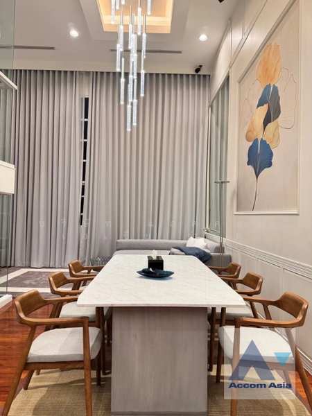 ให้เช่า - Fully Furnished, Pet friendly Spacious townhouse with modern interior in the Sathorn area, กรุงเทพ