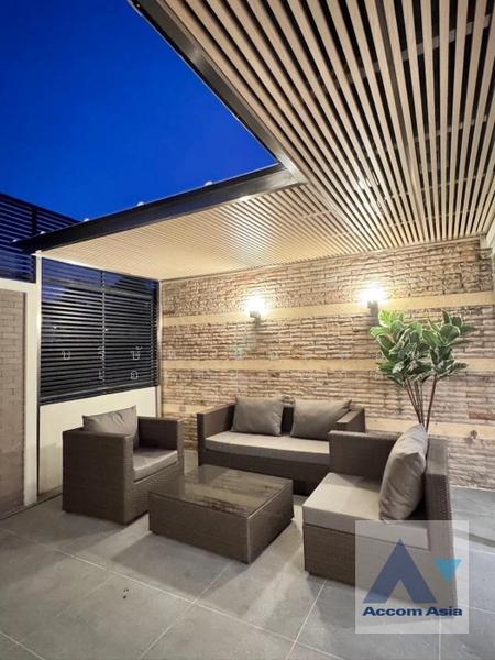 ให้เช่า - Fully Furnished, Pet friendly Spacious townhouse with modern interior in the Sathorn area, กรุงเทพ