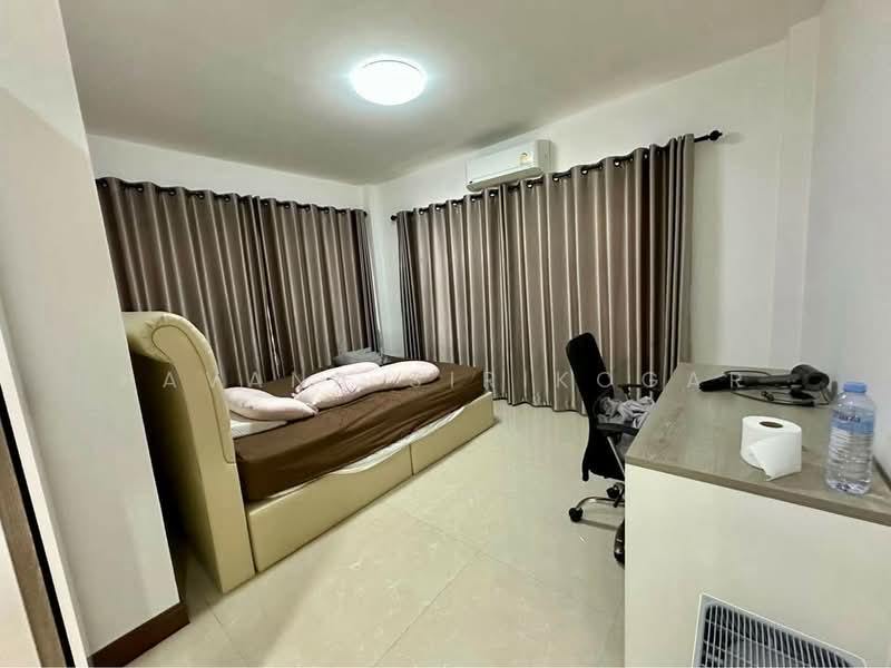 7-BR House, Bangkok, Samsen Nok, Huai Khwang, Bangkok, 7 Bedrooms, 128 sqm, Single Detached House For Rent, by Pavana Sirikogar, 500205627 - DDproperty.com