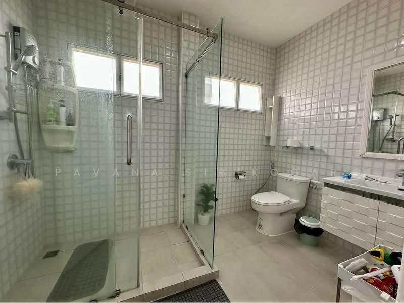 7-BR House, Bangkok, Samsen Nok, Huai Khwang, Bangkok, 7 Bedrooms, 128 sqm, Single Detached House For Rent, by Pavana Sirikogar, 500205627 - DDproperty.com