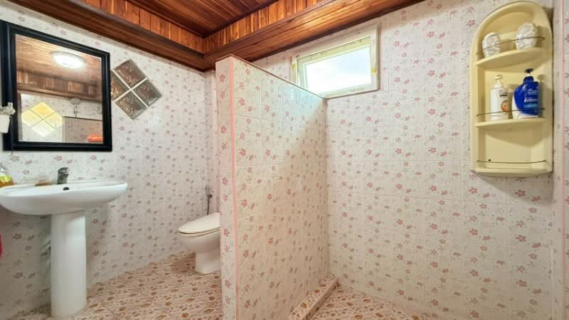 บ้านเดี่ยว 92.6 ตารางวา ซอยเอราวัณ 18 คลองหลวง, ปทุมธานี, ถนนคลองหลวง, คลองสอง, คลองหลวง, ปทุมธานี, 114 ตร.ม., บ้านเดี่ยว ขาย, โดย คุณ ปัณณณัฐ ( ปัณณ์ ), 500205628 - DDproperty.com