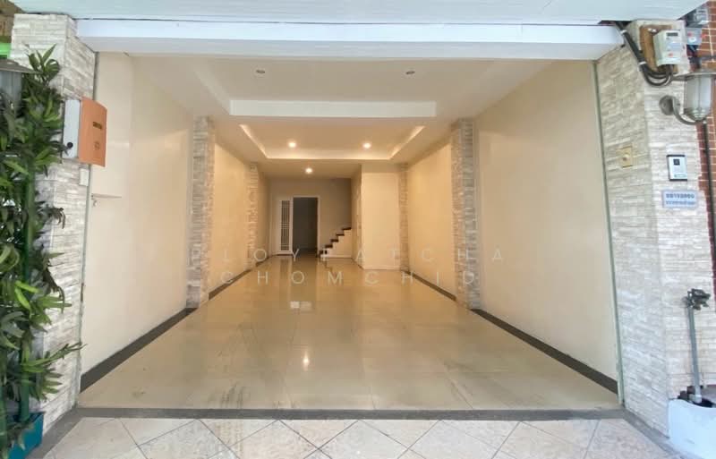 Shophouse near BTS Siam, Bangkok, Wang Mai, Pathum Wan, Bangkok, , 225 sqm, Shophouse For Rent, by Ploypatcha Chomchid, 500205663 - DDproperty.com