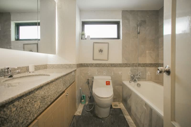 Las Colinas, Bangkok, Sukhumvit 21 Road, Khlongtoei Nua, Watthana, Bangkok, 2 Bedrooms, 185 sqm, Condo For Rent, by Pavana Sirikogar, 500205666 - DDproperty.com