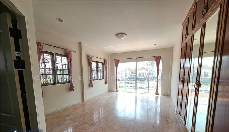 ให้เช่า - หมู่บ้านสวนดอกไม้, กรุงเทพ