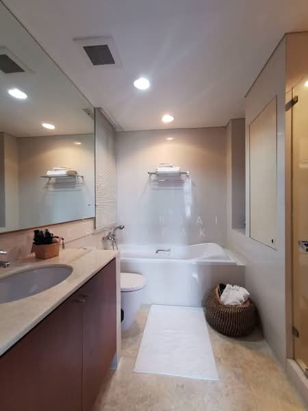 Wilshire Condominium, Bangkok, 80 Soi Sukhimvit 22, Khlong Toei, Khlong Toei, Bangkok, 3 Bedrooms, 158 sqm, Condo For Rent, by Samerjai Lertnapakriengkai, 500205827 - DDproperty.com