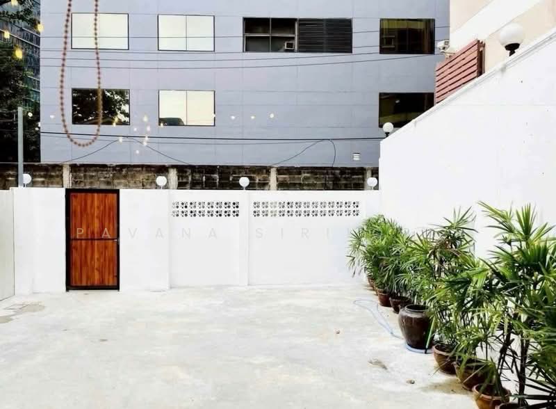 2-BR House, Bangkok, Yan Nawa, Sathon, Bangkok, 2 Bedrooms, 152 sqm, Single Detached House For Rent, by Pavana Sirikogar, 500205846 - DDproperty.com