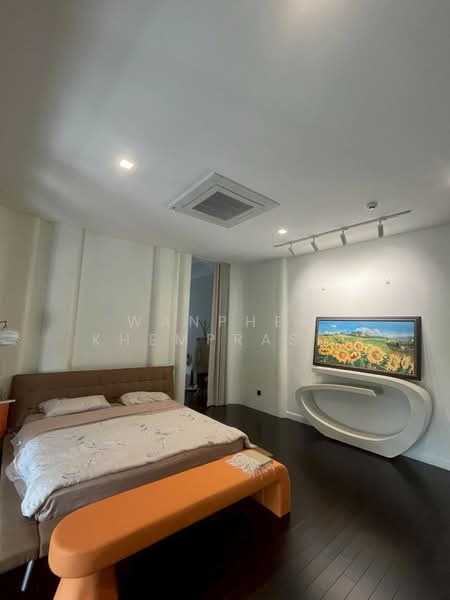 Grand Bangkok Boulevard Sukhumvit-Srinakarin : แกรนด์ บางกอก บูเลอวาร์ด สุขุมวิท-ศรีนครินทร์, สมุทรปราการ, ซ.แบริ่ง 31/1, สำโรงเหนือ, เมืองสมุทรปราการ, สมุทรปราการ, 510 ตร.ม., บ้านเดี่ยว ขาย, โดย Wanphen Khemprasit, 500205849 - DDproperty.com