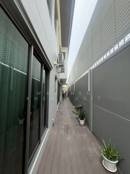 Grand Bangkok Boulevard Sukhumvit-Srinakarin, Samut Prakan, Soi Bearing 31/1, Samrong Nua, Muang Samut Prakarn, Samut Prakan, 4 Bedrooms, 510 sqm, Single Detached House For Sale, by Wanphen Khemprasit, 500205849 - DDproperty.com